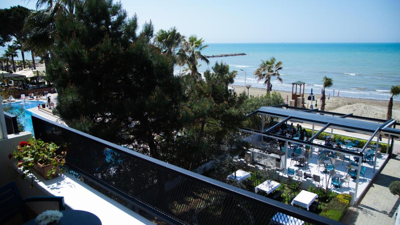 Okej Hotel Голем Екстериор снимка