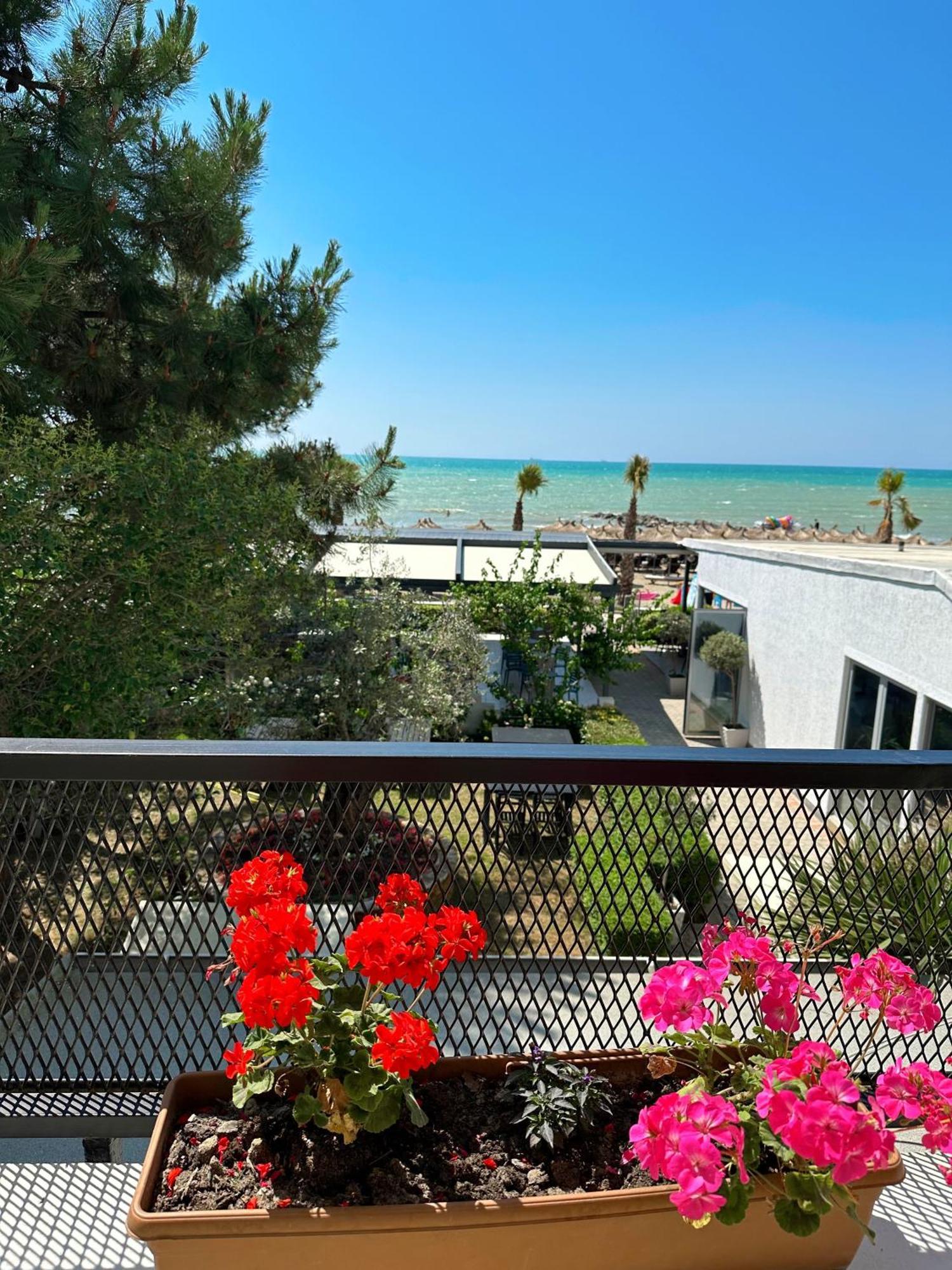 Okej Hotel Голем Екстериор снимка